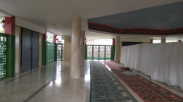 Tempat salat wanita masjid Babah Alun. (dok.windhu)