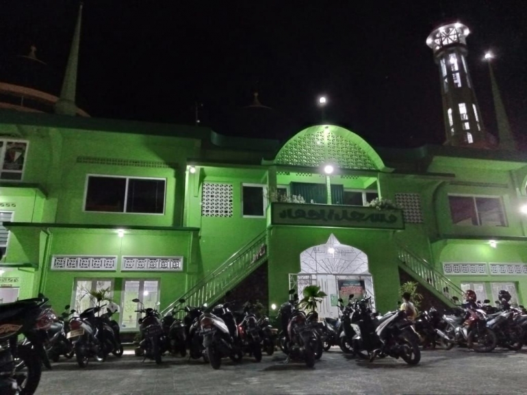 Masjid Aljijad Curup tampak malam 30/4/2021 ( Dokumentasi Pribadi zaldy chan)