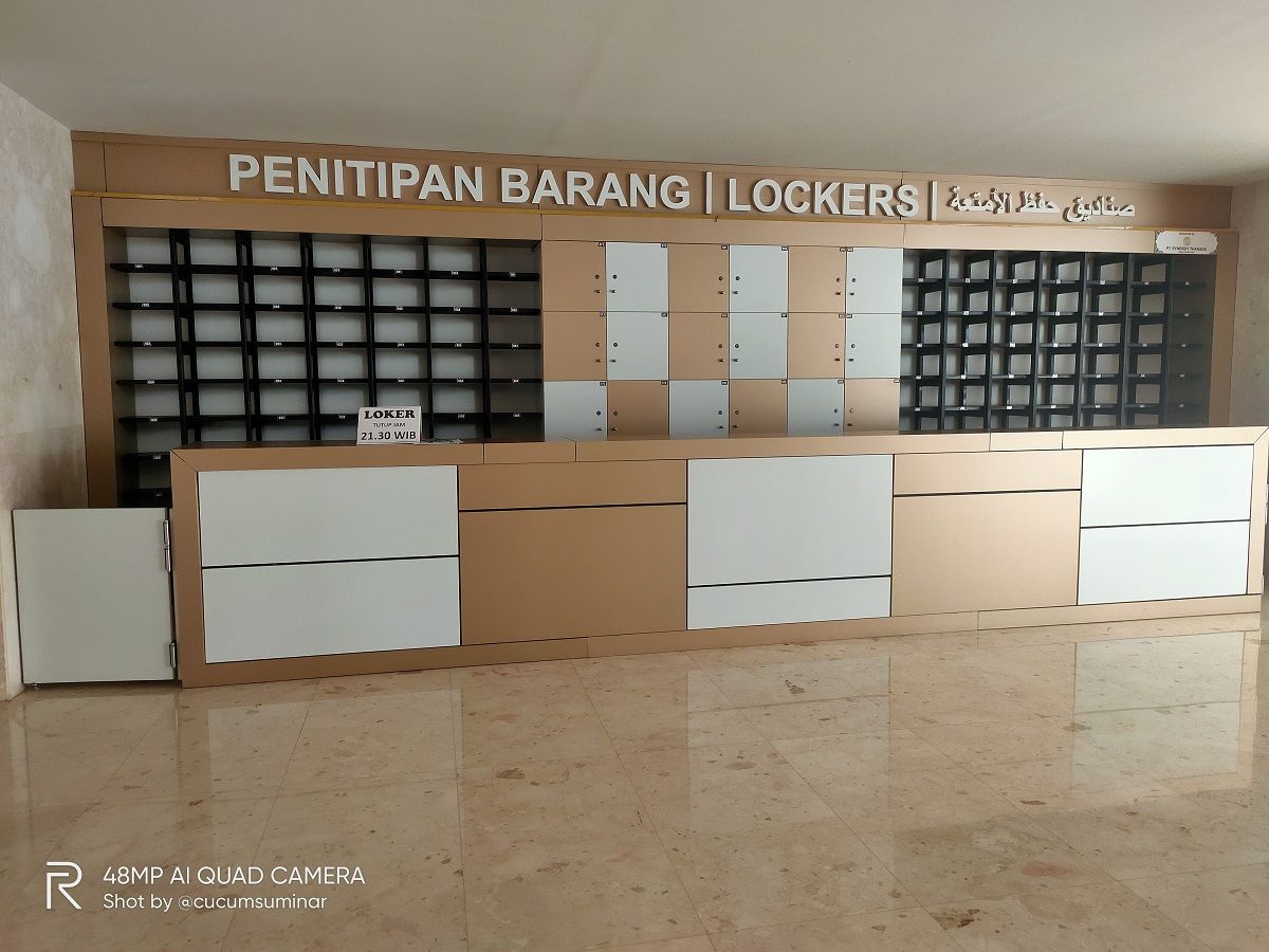 Semua keterangan dibuat tiga bahsa. | Dokumentasi Pribadi