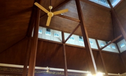 Atap bertajug dengan kolom limasan, ciri Jawa yang kental |dok. pribadi.