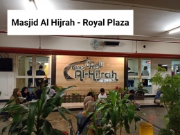 Masjid Al Hijrah Royal Plaza, tempat ibadah buat yang suka ngemol (dok. pri)