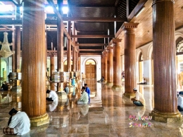 Interior Masjid Agung Sunan Ampel Surabaya (Dokumentasi Mawan Sidarta) 