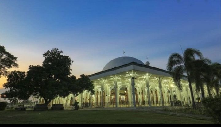 Masjid Agung Al-Falah, Jambi. (Foto : tribunnews.com)