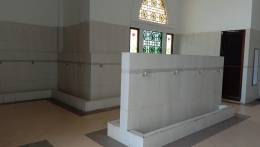 Tempat Wudu Laki-laki Masjid Agung Al Ikhlas PPU (Dokpri @AMS99)
