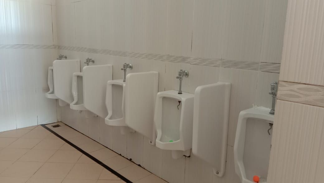 Toilet Laki-laki di Masjid Agung Al Ikhlas PPU (Dokpri @AMS99)