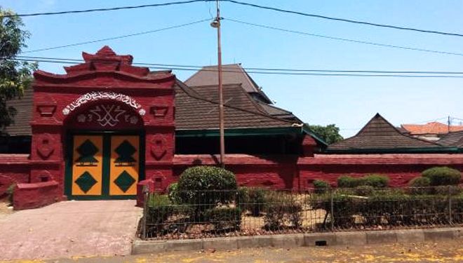 Masjid Agung Cipta Rasa Kompleks Keraton Kasepuhan Cirebon. Sumber gambar: daruttahuid