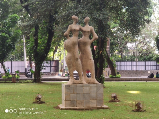 Salah satu patung unik di Taman Suropati, Sumber: Dokpri