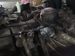 Periuk tua dan tungku kayu bakar (Dokpri) 