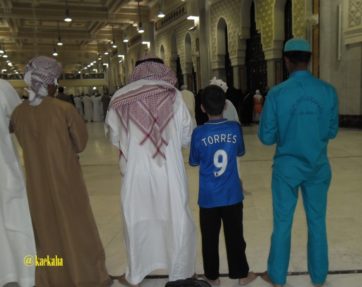 Membiasakan Membawa Anak Laki-laki  Shalat di Masjid | @kaekaha