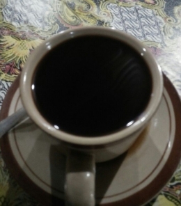 Segelas kopi hitam (Dokpri) 