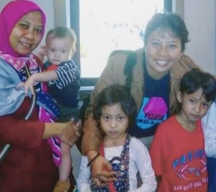 Saya bersama mbak Lia dan anak-anaknya .dok.pri