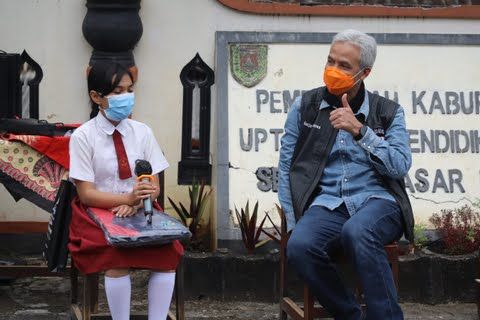 Nada bertemu Gubernur Jawa Tengah, Ganjar Pranowo saat perayaan Hardiknas, Minggu (2/5). Dok kumparan