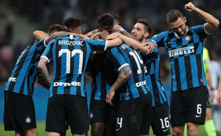 Selebrasi para pemain Inter Milan, calon juara Serie A Italia 2020-21 (foto: Siempre Inter).