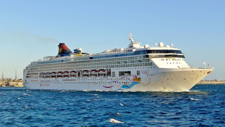 Superstar Virgo milik Star Cruises. Sumber: Bahnfrend/wikimedia