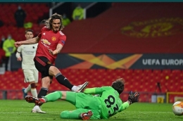 Edinson Cavani mencetak dua gol dalam kemenangan 6-2 Manchester United atas AS Roma dalam leg pertama semifinal Liga Europa 2020-2021.| Sumber: TWITTER.COM/EUROPALEAGUE via Bolasport.com