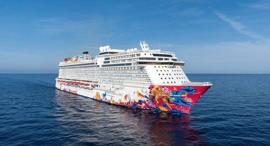 Genting Dream yang memiliki rute ke Indonesia. Sumber: www.indonesia.travel/tw