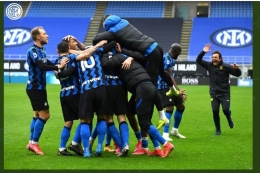 Pemain Inter merayakan kemenangan (bolasport.com)