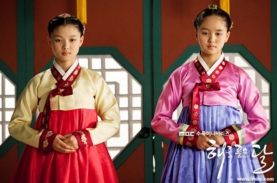 Kim So Hyun dan Kim Yoo Jung saat kecil sudah menapaki karir sebagai aktris. Saat ini mereka sukses besar! (MBC)
