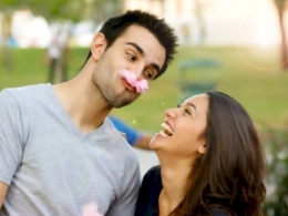 https://www.indozone.id/life/BysprN3/5-alasan-wanita-lebih-suka-pria-humoris-dalam-sebuah-hubungan