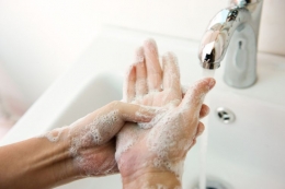 Ilustrasi mencuci tangan (Sumber : hxdbzxy via Kompas.com)