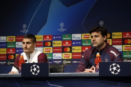 Konferensi pers Marco Verratti dan Pochettino jelang laga PSG vs Manchester City. (Foto: Twitter/PSG_inside) 