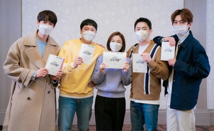 Pemeran Hospital Playlist Season 2 (tvN)
