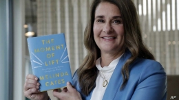 Pada tahun 2019, Melinda pernah menulis buku tentang pemberdayaan wanita, The Moment of Lift: How Empowering Women Changes the World. | VOA