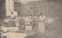 Ruang baca di Perpustakaan Museum Pusat (Sumber: Buklet Perpustakaan Museum Pusat, 1973)