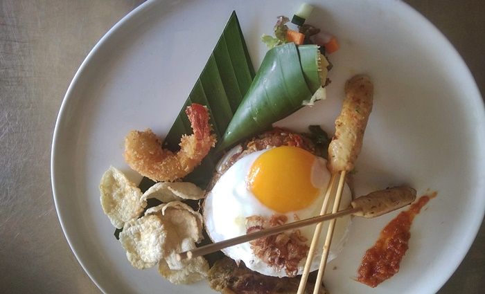 Fusion Food, Nasi Goreng dengan Sate Ikan Tanjung khas Lombok. Dokpri