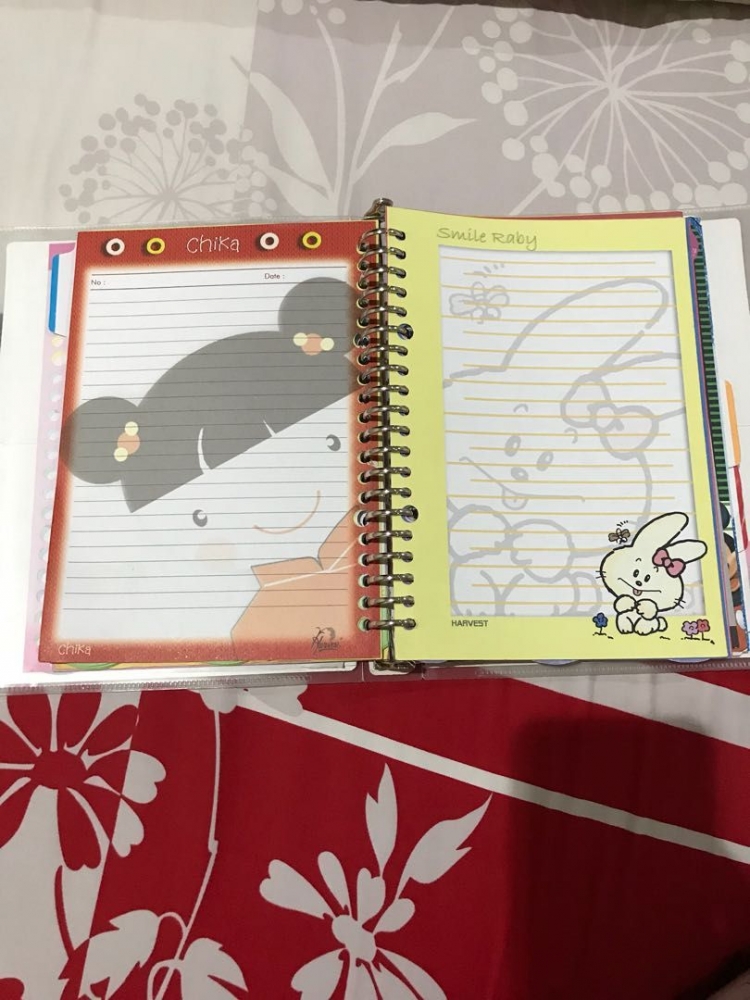 binder dan kertas binder (https://id.carousell.com)