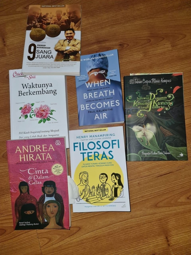 Beberapa buku yang saya miliki. Sumber: Dokpri