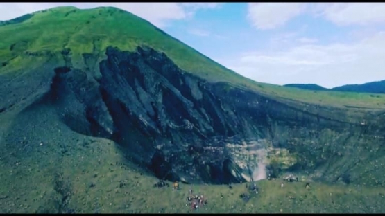 Gunung Lokon dan Kawah Tompaluan (dokumen pribadi)