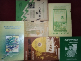 Beberapa koleksi pribadi buku langka Muhammadiyah yang ada di rumah | Foto: Dokpri. 