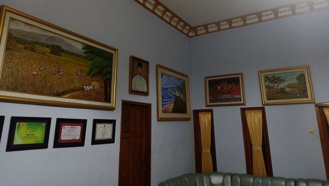 Koleksi lukisan pribadi/foto Sri Rohmatiah