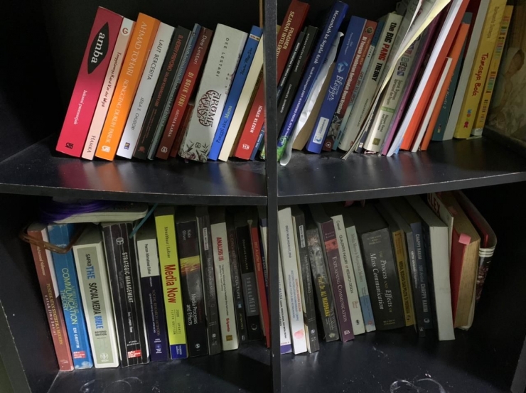 Beberapa koleksi buku pribadi: dokpri