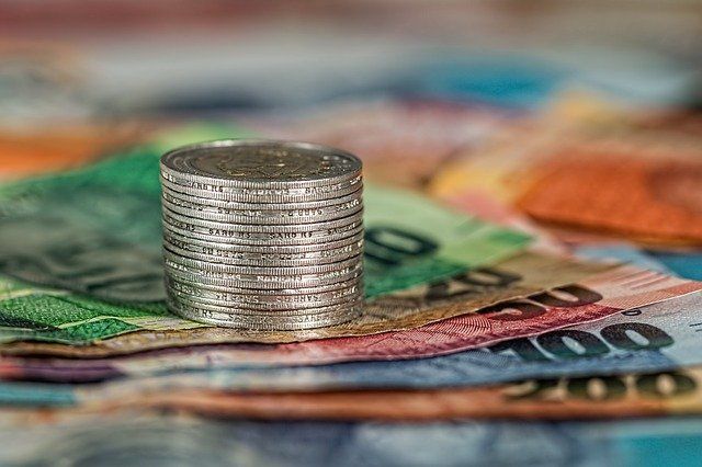 Ilustrasi Uang salah satu benda yang dizakatkan (sumber gambar: pixabay.com)