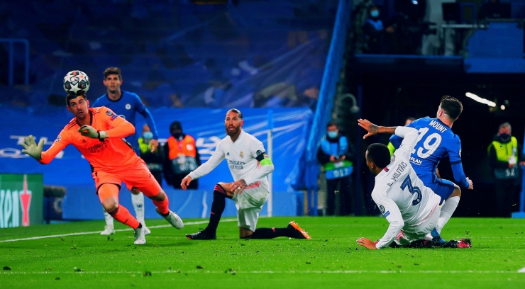 Mason Mount menciptakan gol kedua Chelsea lewat skema serangan apik (foto: Uefa Champions League) 