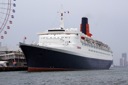 Kapal legendaris QE2. Sumber: 663highland / wikimedia