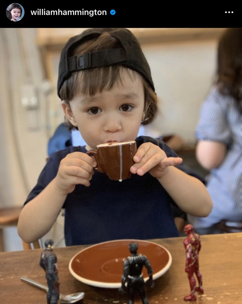 William Hammington, selebriti anak dari Korea Selatan, yang gemar meminum babyccino | Foto diambil dari Instagram/WilliamHammington