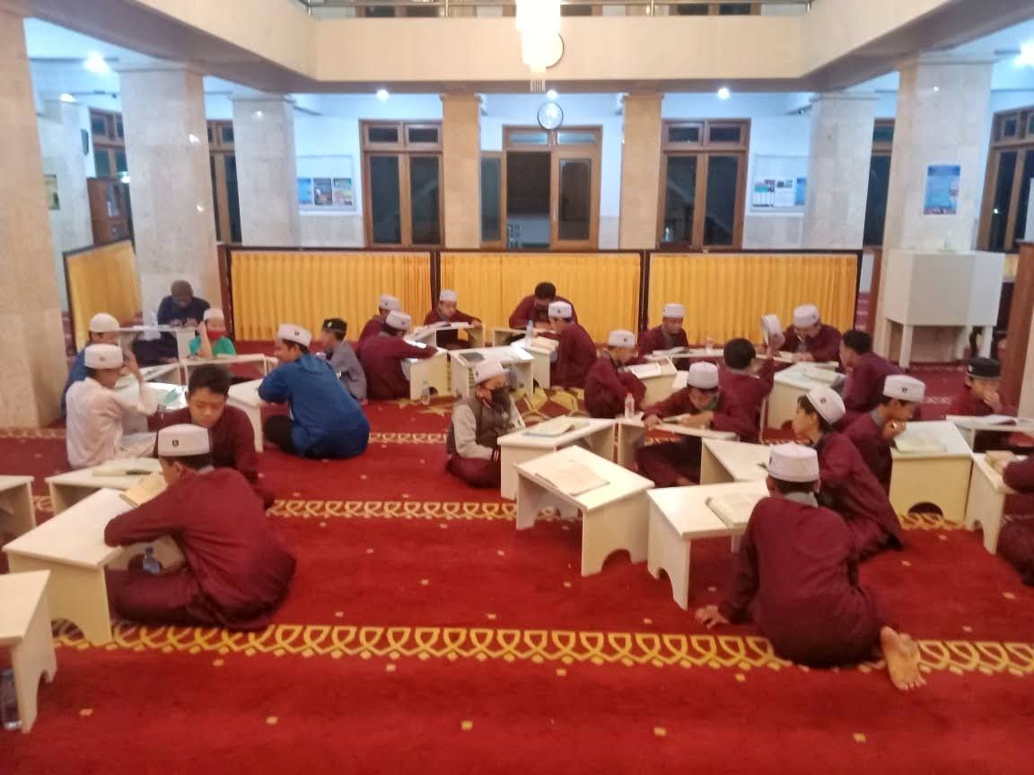 Suasana tadarus bersama santri Pondok Tahsin & Tahfidz Nailun Hamam (dokpri)