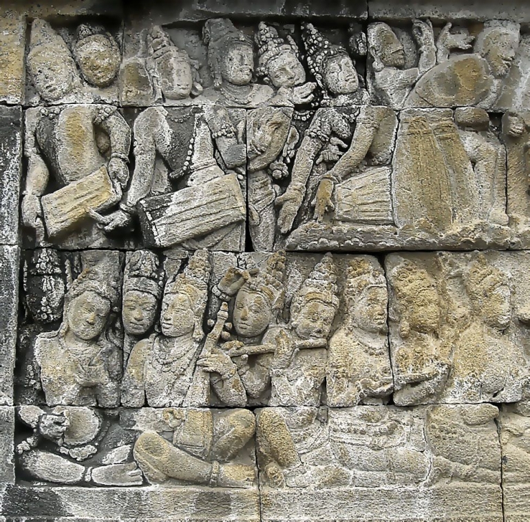 Relief alat musik di Candi Borobudur (Dok. Takaitu)