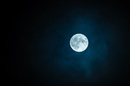 Bulan (Sumber: pixabay.com