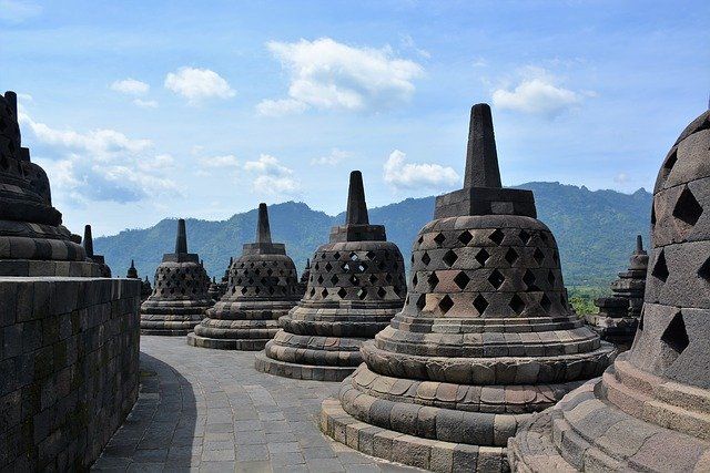 Candi Borobudur (sumber gambar: pixabay.com)