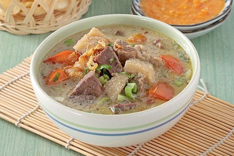 Soto Betawi. | Kompas