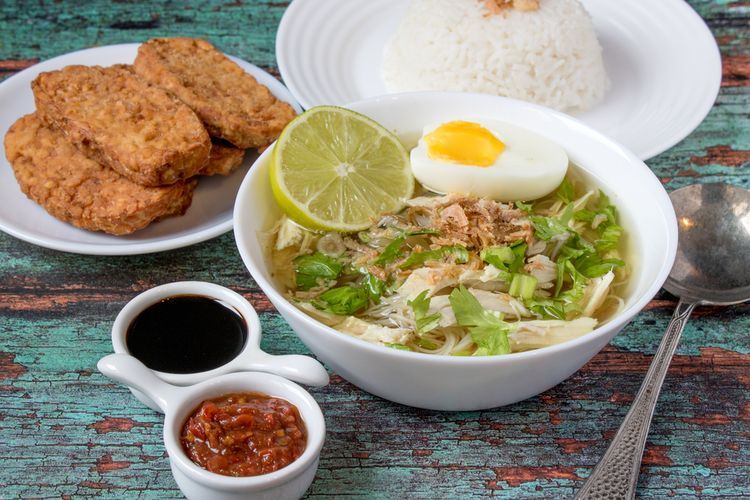 Soto Ayam. | Kompas