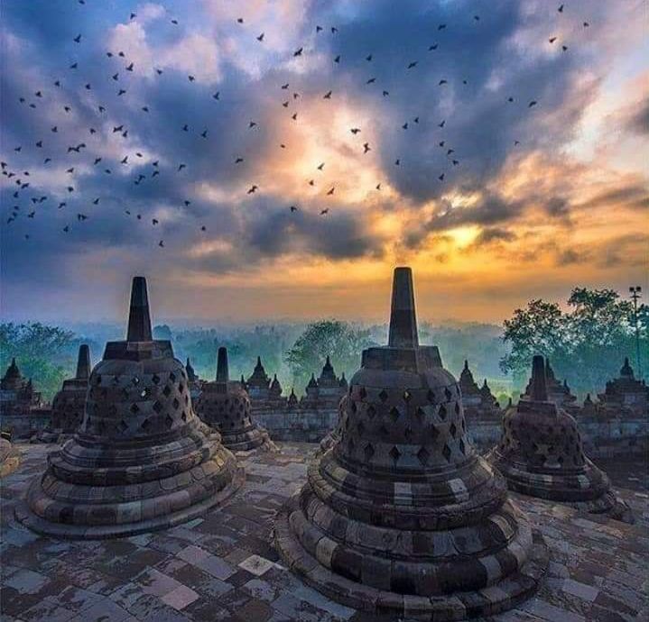 Stupa di candi Borobudur (dok.cholis)