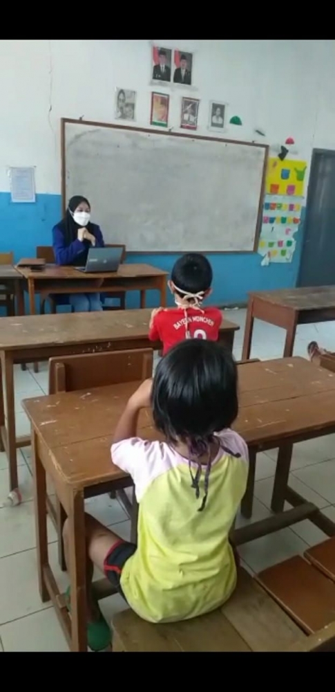 Presentasi Sosialisasi covid-19 kepada siswa / dokpri