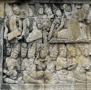 Relief musik di Candi Borobudur. Sumber : takaitu