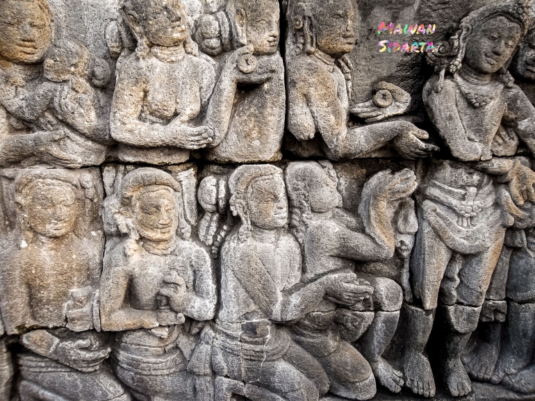 Salah satu relief di Candi Borobudur (Dokumentasi Mawan Sidarta) 