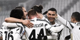 Para pemain Juventus merayakan gol dalam suatu laga - bola.net